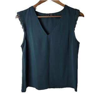 Vero Moda Green V Neck Sleeveless Minimalist Blouse Medium Petite